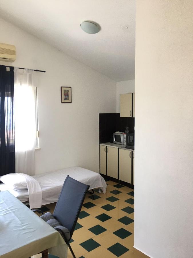 Sea View Apartments Подстрана Экстерьер фото